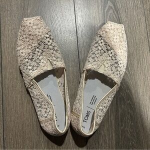 TOMS Women's Floral Lace Flats - Cream